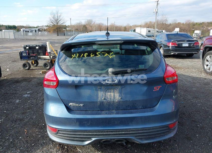 Photo 15 of 2018 Ford Focus ST (VIN 1FADP3L94JL205495)