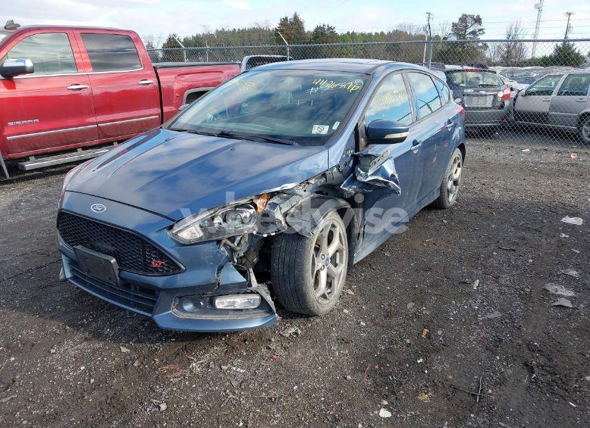 Photo 2 of 2018 Ford Focus ST (VIN 1FADP3L94JL205495)