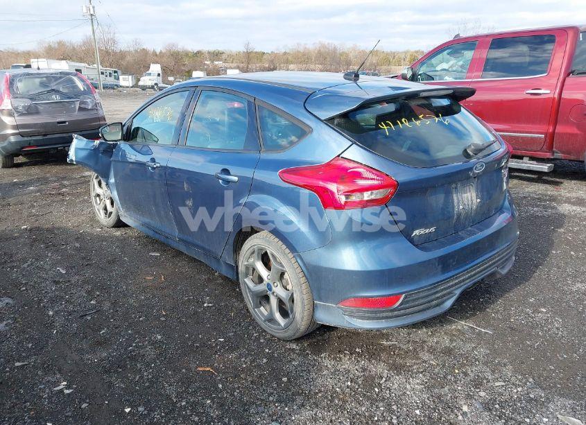 Photo 3 of 2018 Ford Focus ST (VIN 1FADP3L94JL205495)