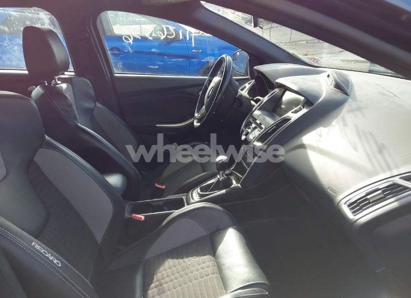 Photo 5 of 2018 Ford Focus ST (VIN 1FADP3L94JL205495)