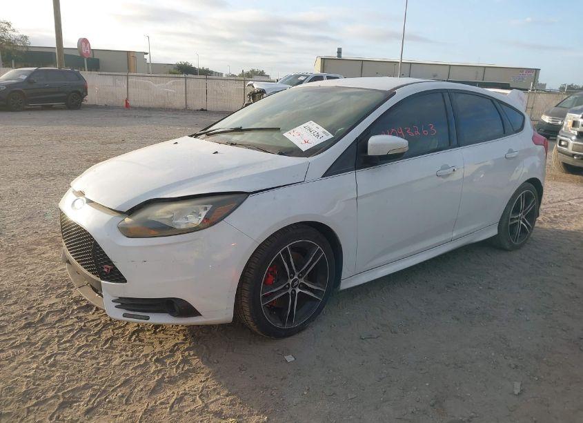 Photo 2 of 2014 Ford Focus ST (VIN 1FADP3L95EL291924)