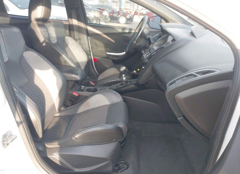 Photo 5 of 2014 Ford Focus ST (VIN 1FADP3L95EL291924)