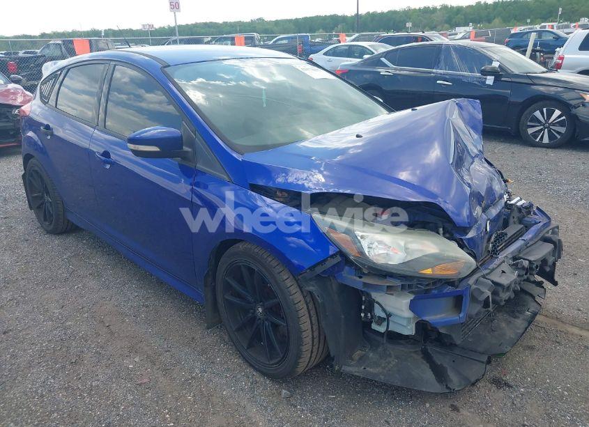 2014 Ford Focus ST (VIN 1FADP3L95EL448299) main photo