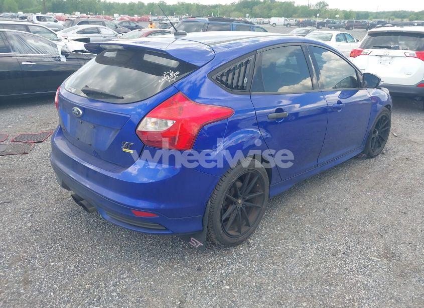 Photo 4 of 2014 Ford Focus ST (VIN 1FADP3L95EL448299)