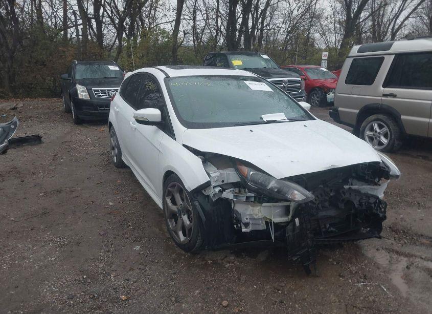 2015 Ford Focus ST (VIN 1FADP3L95FL285977) main photo