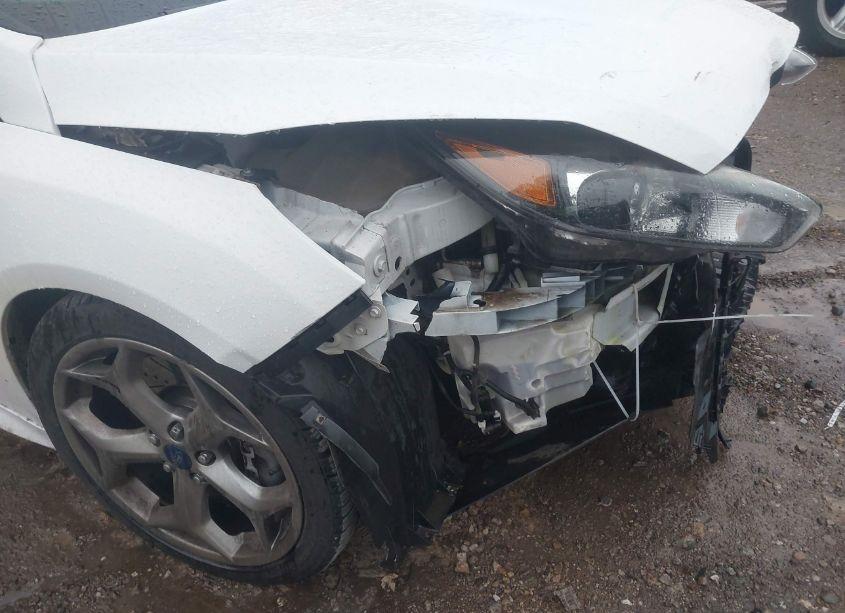 Photo 18 of 2015 Ford Focus ST (VIN 1FADP3L95FL285977)