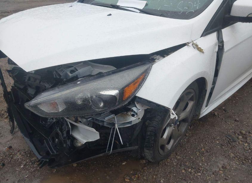 Photo 19 of 2015 Ford Focus ST (VIN 1FADP3L95FL285977)