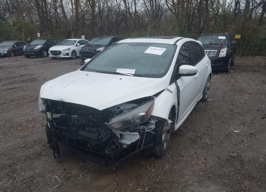 Photo 2 of 2015 Ford Focus ST (VIN 1FADP3L95FL285977)