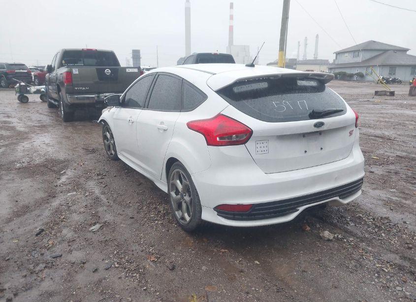 Photo 3 of 2015 Ford Focus ST (VIN 1FADP3L95FL285977)