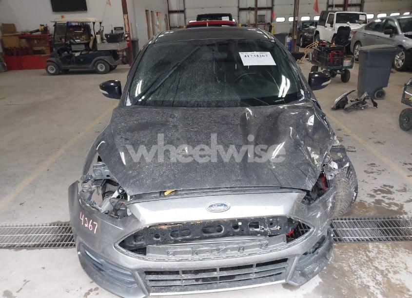 Photo 13 of 2015 Ford Focus ST (VIN 1FADP3L95FL303538)