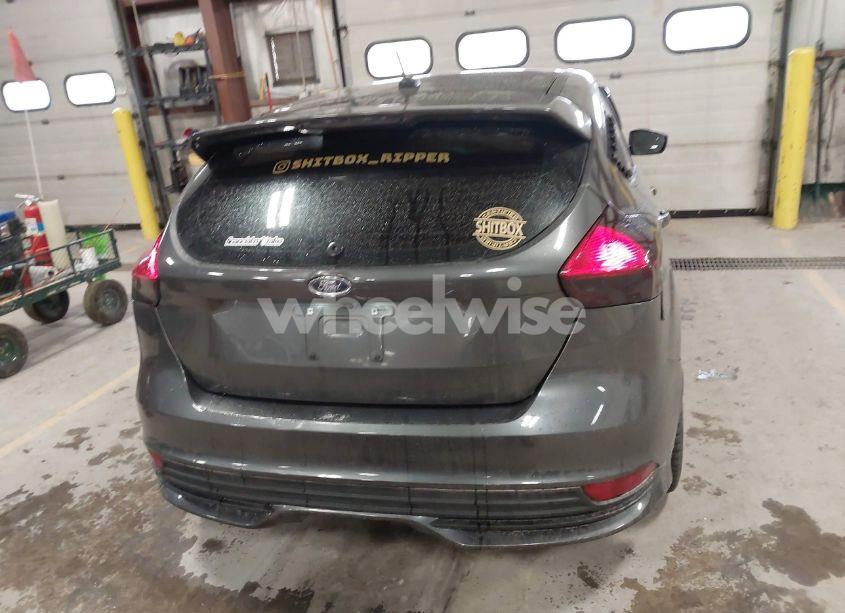 Photo 17 of 2015 Ford Focus ST (VIN 1FADP3L95FL303538)