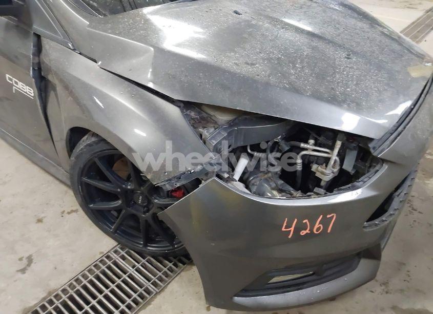 Photo 6 of 2015 Ford Focus ST (VIN 1FADP3L95FL303538)