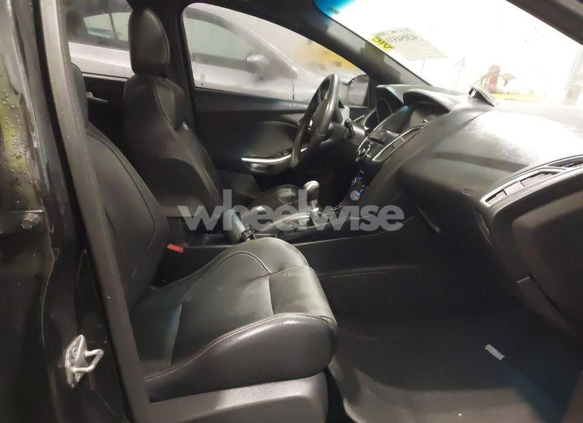 Photo 5 of 2015 Ford Focus ST (VIN 1FADP3L95FL362444)