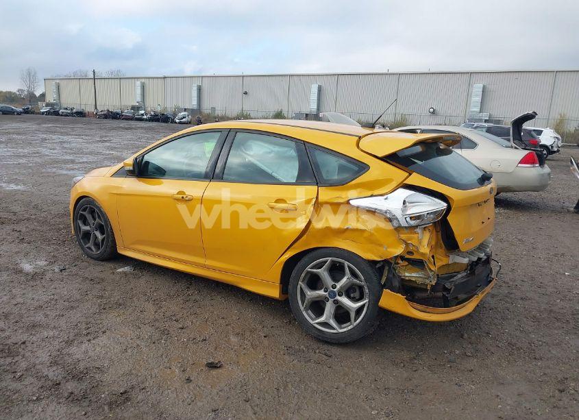 Photo 3 of 2016 Ford Focus ST (VIN 1FADP3L95GL211704)