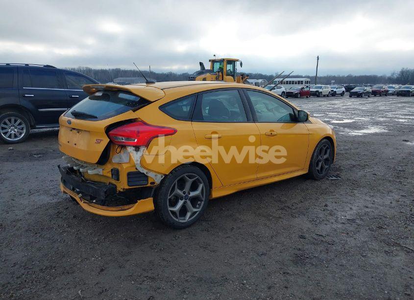 Photo 4 of 2016 Ford Focus ST (VIN 1FADP3L95GL211704)