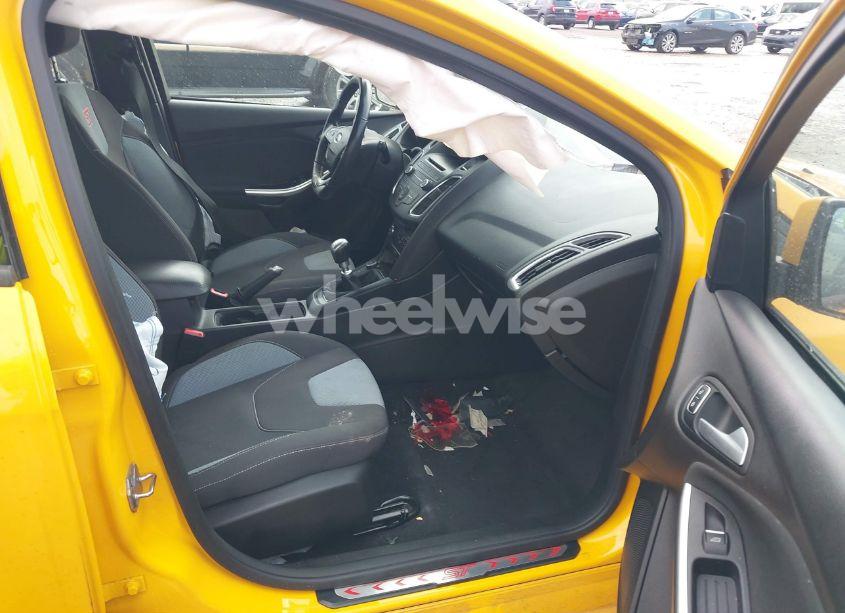 Photo 5 of 2016 Ford Focus ST (VIN 1FADP3L95GL211704)