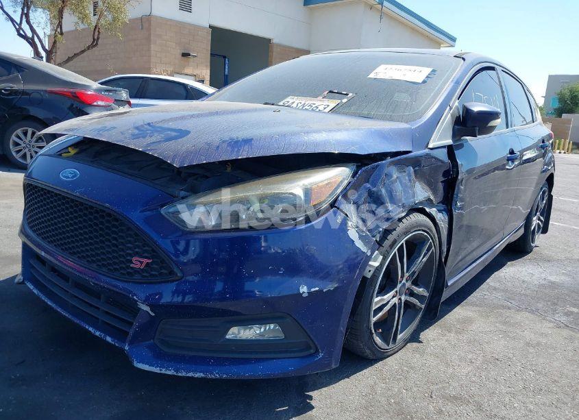 Photo 2 of 2016 Ford Focus ST (VIN 1FADP3L95GL289352)