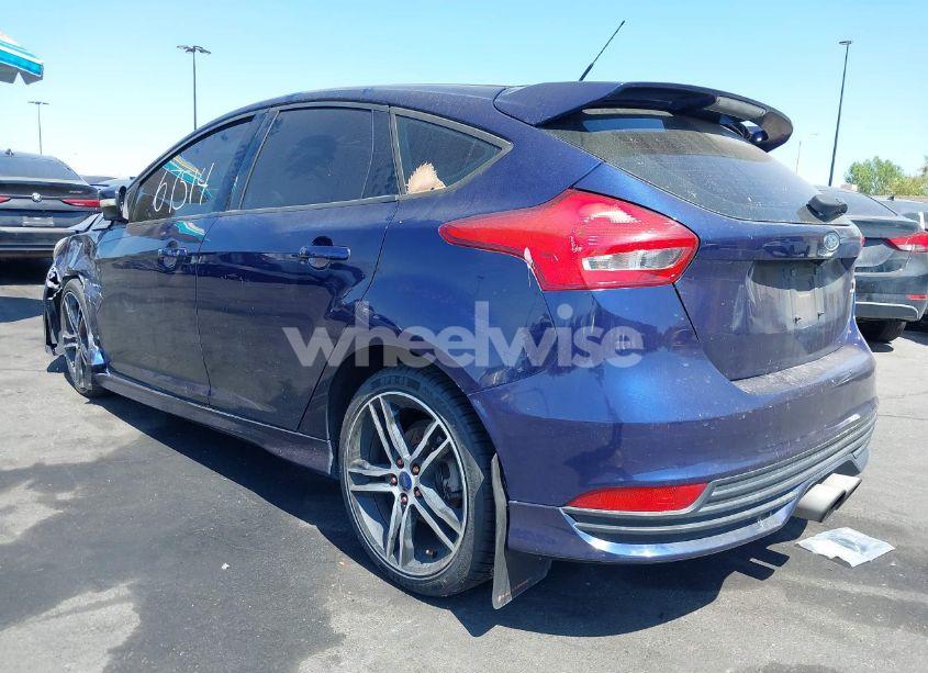 Photo 3 of 2016 Ford Focus ST (VIN 1FADP3L95GL289352)