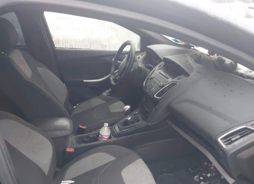 Photo 5 of 2016 Ford Focus ST (VIN 1FADP3L95GL347444)