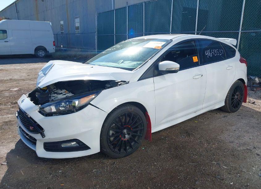 Photo 2 of 2017 Ford Focus ST (VIN 1FADP3L95HL260189)
