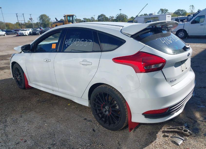 Photo 3 of 2017 Ford Focus ST (VIN 1FADP3L95HL260189)
