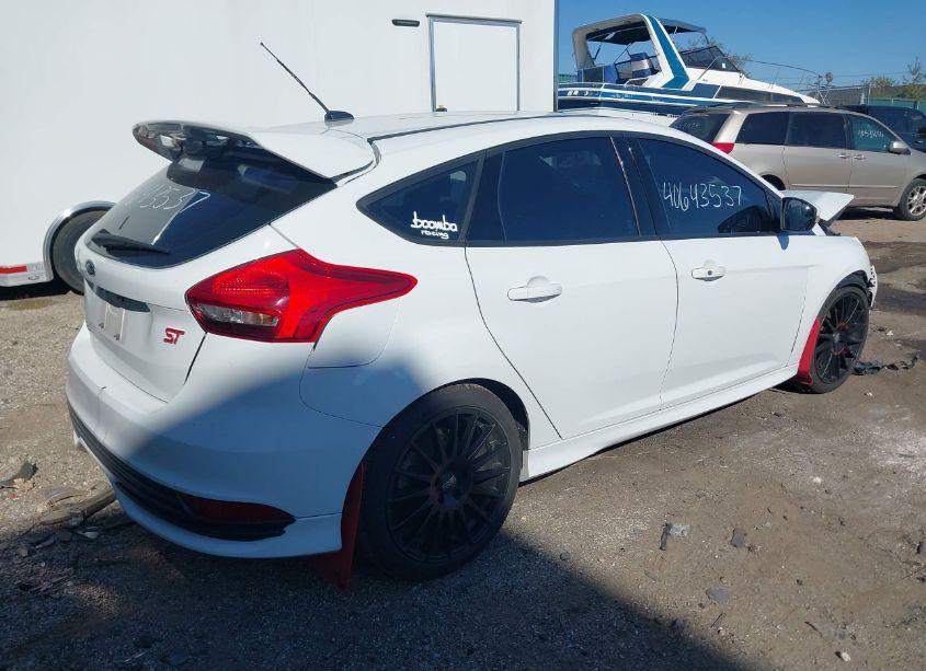 Photo 4 of 2017 Ford Focus ST (VIN 1FADP3L95HL260189)