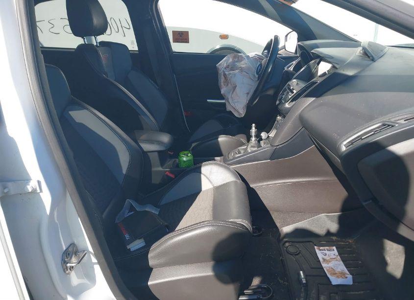 Photo 5 of 2017 Ford Focus ST (VIN 1FADP3L95HL260189)
