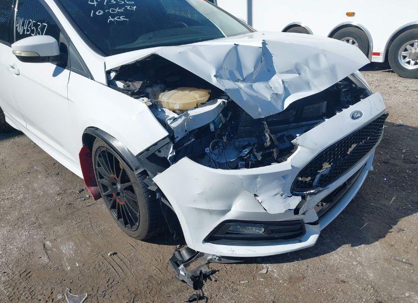 Photo 6 of 2017 Ford Focus ST (VIN 1FADP3L95HL260189)