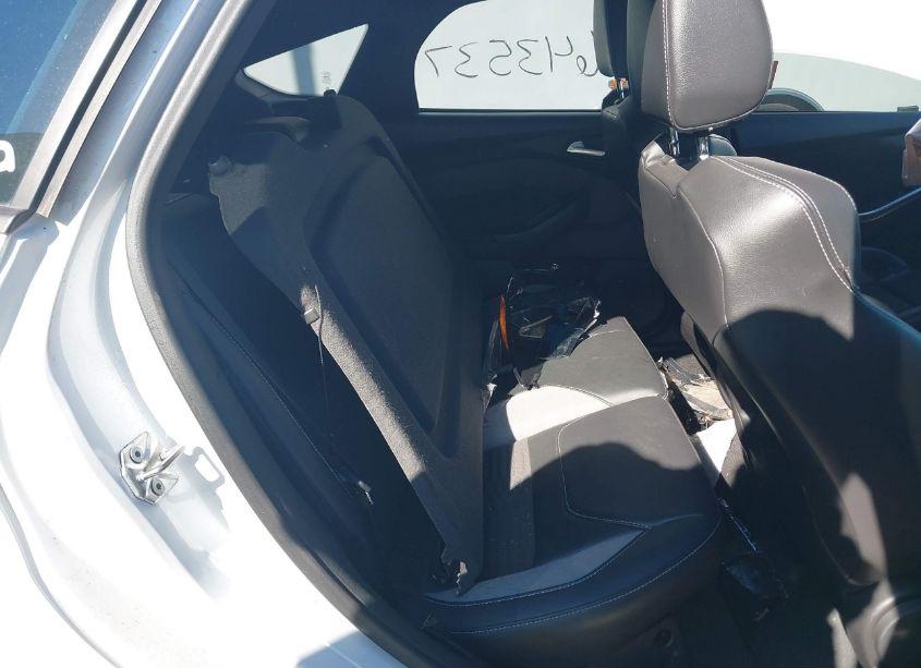 Photo 8 of 2017 Ford Focus ST (VIN 1FADP3L95HL260189)