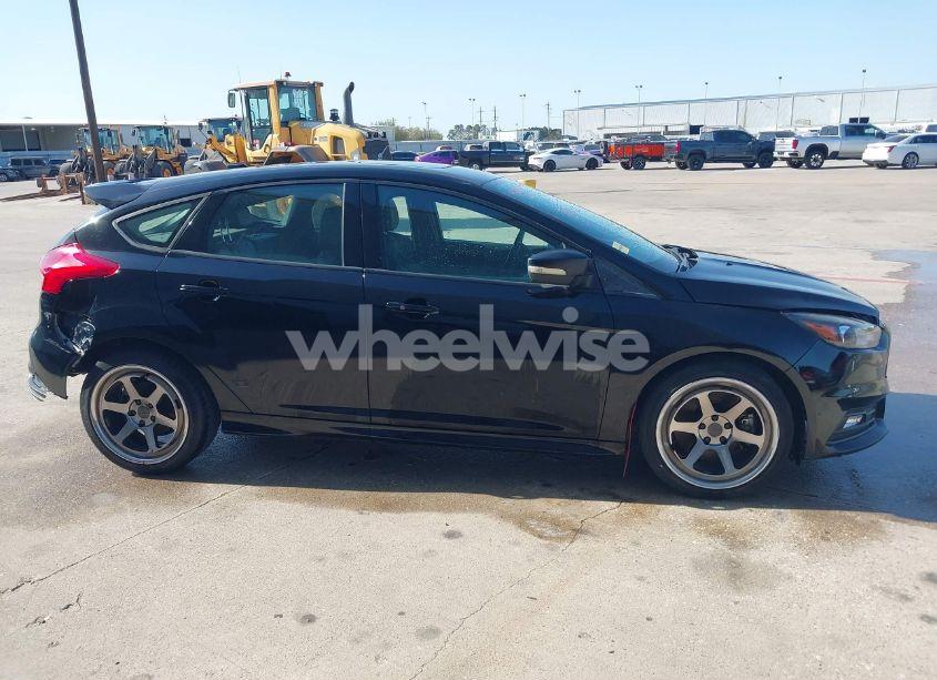 Photo 14 of 2018 Ford Focus ST (VIN 1FADP3L95JL332577)