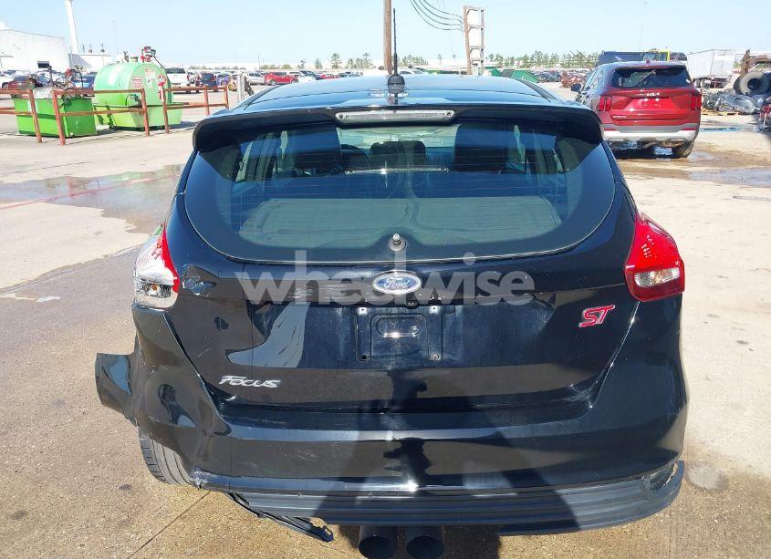 Photo 17 of 2018 Ford Focus ST (VIN 1FADP3L95JL332577)
