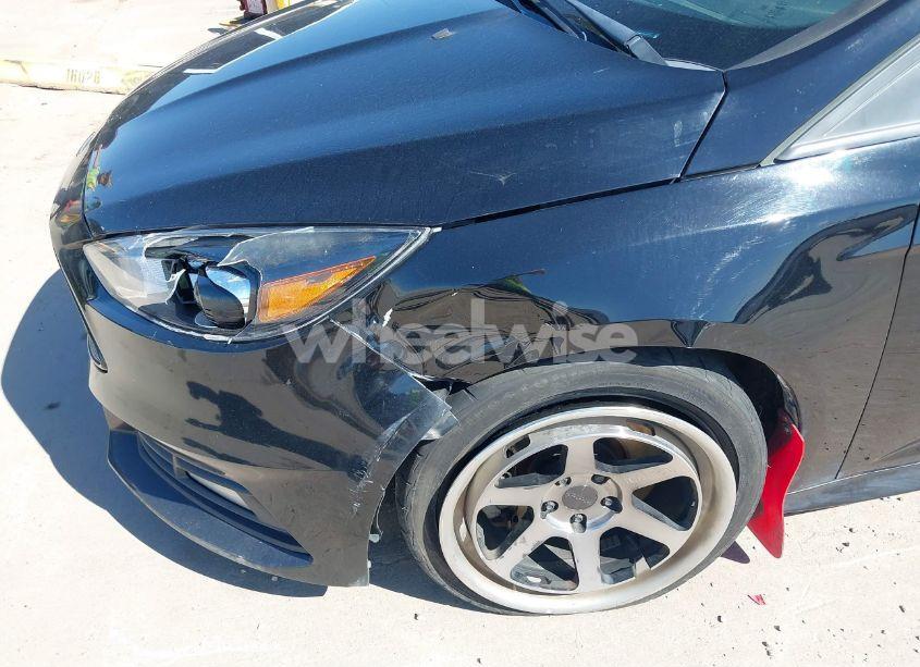 Photo 20 of 2018 Ford Focus ST (VIN 1FADP3L95JL332577)