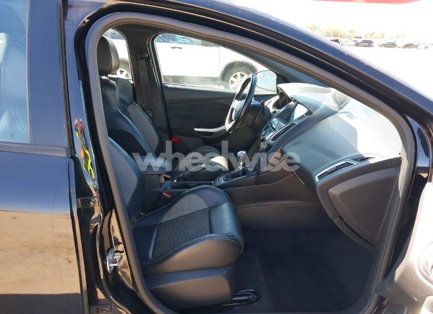 Photo 5 of 2018 Ford Focus ST (VIN 1FADP3L95JL332577)