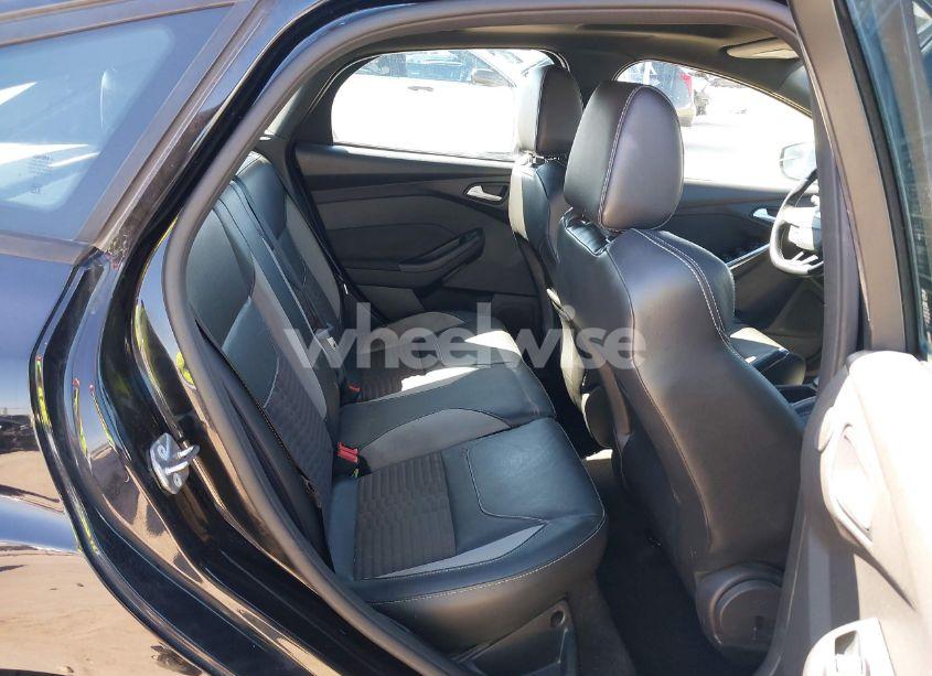 Photo 8 of 2018 Ford Focus ST (VIN 1FADP3L95JL332577)