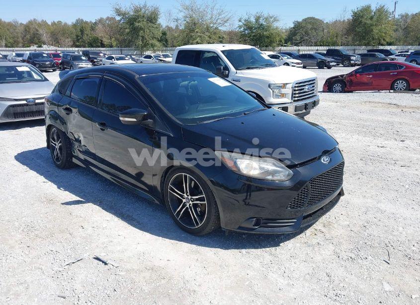 2013 Ford Focus ST (VIN 1FADP3L96DL127354) main photo
