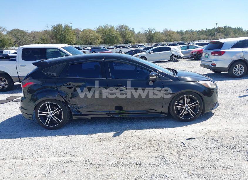 Photo 13 of 2013 Ford Focus ST (VIN 1FADP3L96DL127354)