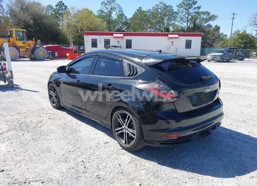 Photo 3 of 2013 Ford Focus ST (VIN 1FADP3L96DL127354)