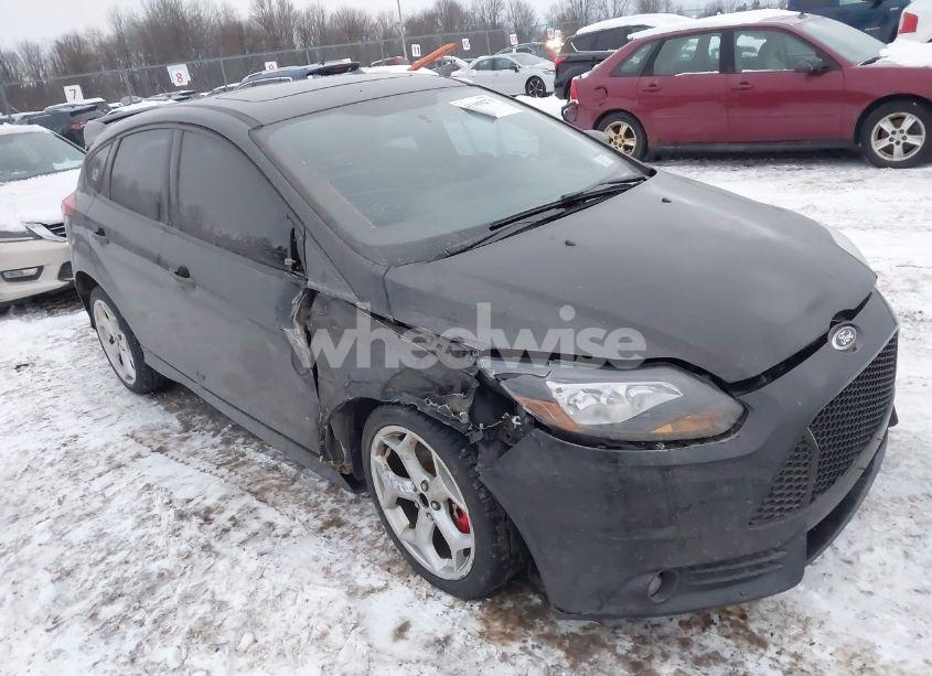 2013 Ford Focus ST (VIN 1FADP3L96DL154831) main photo