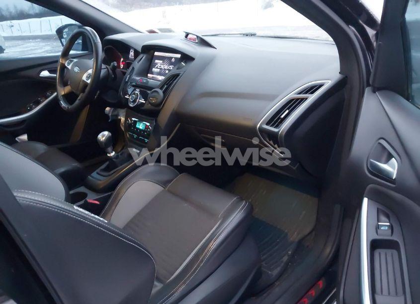 Photo 5 of 2013 Ford Focus ST (VIN 1FADP3L96DL154831)