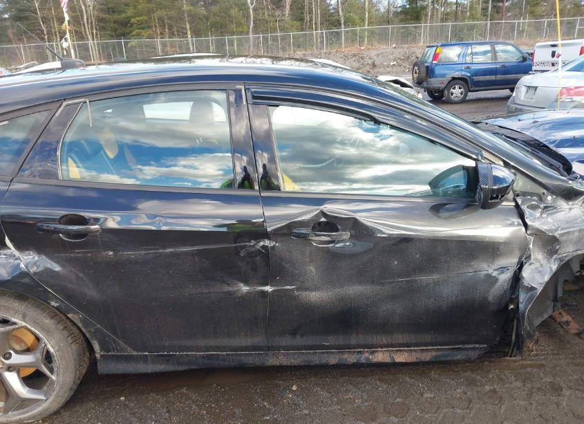 Photo 13 of 2013 Ford Focus ST (VIN 1FADP3L96DL224473)