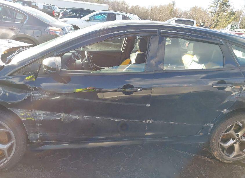 Photo 14 of 2013 Ford Focus ST (VIN 1FADP3L96DL224473)