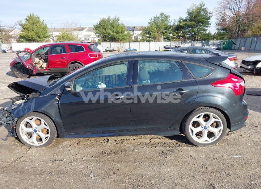 Photo 14 of 2014 Ford Focus ST (VIN 1FADP3L96EL195736)