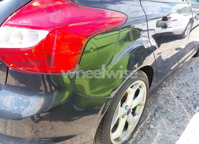 Photo 17 of 2014 Ford Focus ST (VIN 1FADP3L96EL195736)