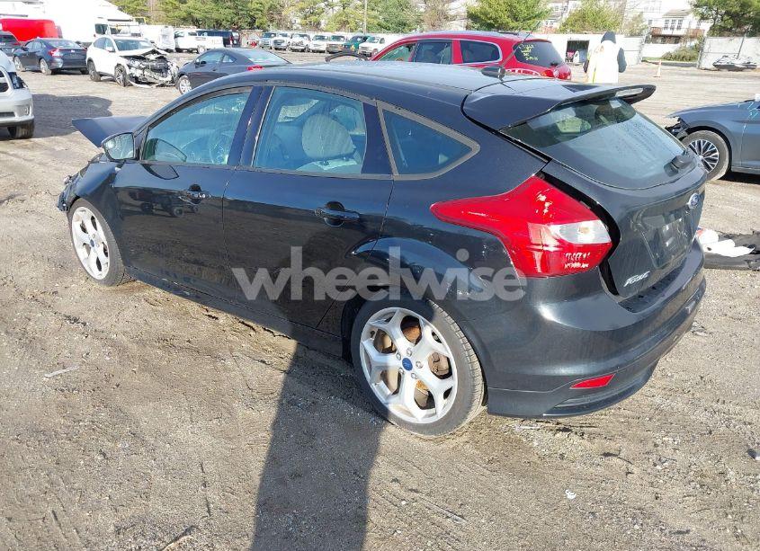 Photo 3 of 2014 Ford Focus ST (VIN 1FADP3L96EL195736)