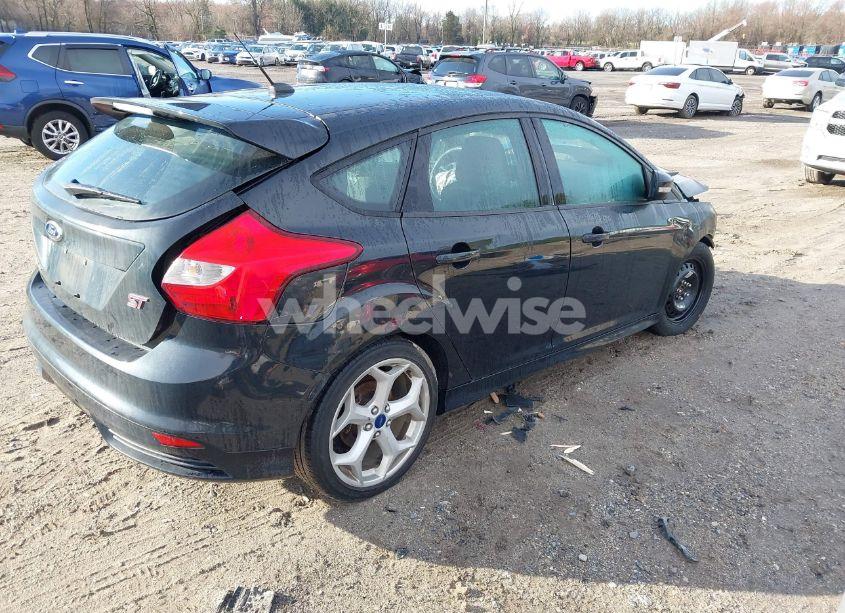 Photo 4 of 2014 Ford Focus ST (VIN 1FADP3L96EL195736)