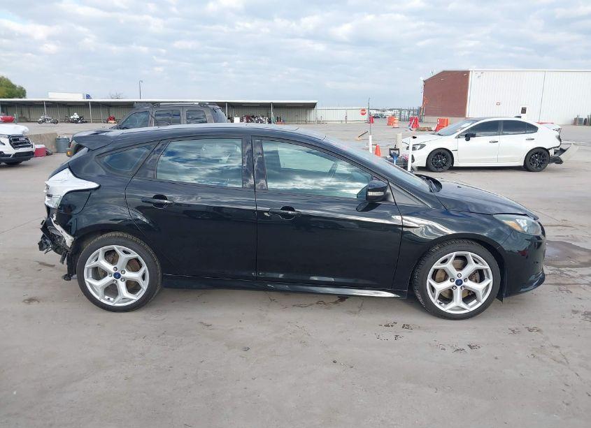 Photo 13 of 2014 Ford Focus ST (VIN 1FADP3L96EL212356)