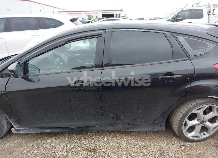 Photo 15 of 2014 Ford Focus ST (VIN 1FADP3L96EL303417)