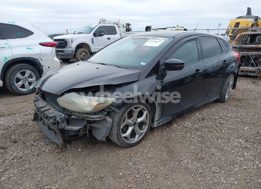 Photo 2 of 2014 Ford Focus ST (VIN 1FADP3L96EL303417)