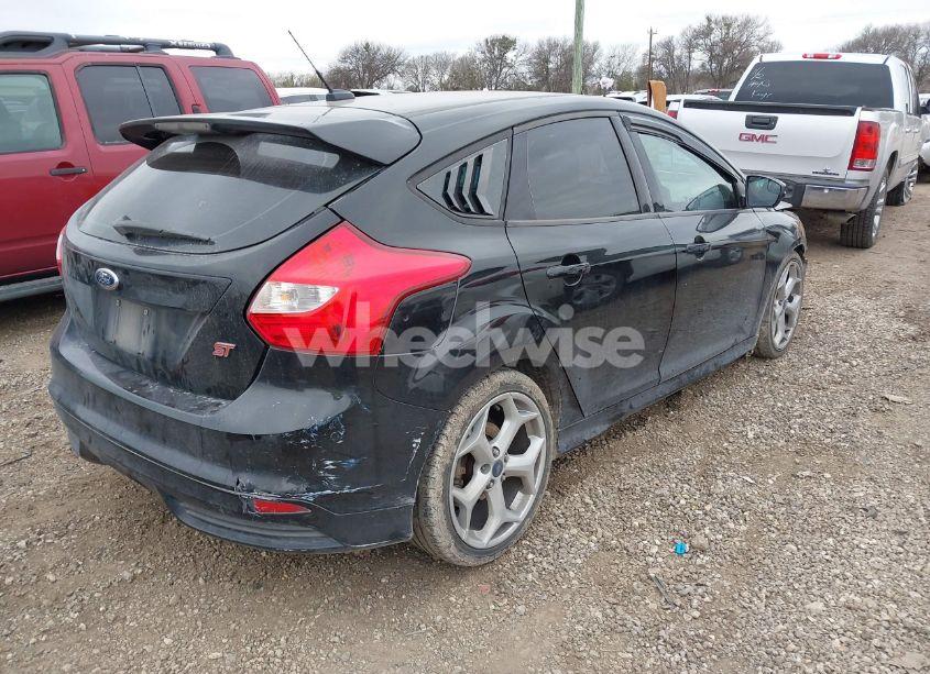 Photo 4 of 2014 Ford Focus ST (VIN 1FADP3L96EL303417)
