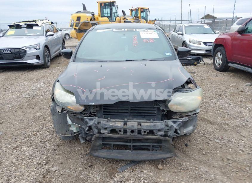 Photo 6 of 2014 Ford Focus ST (VIN 1FADP3L96EL303417)